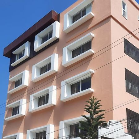 Hotel Deepakam Inn Палаккад Экстерьер фото