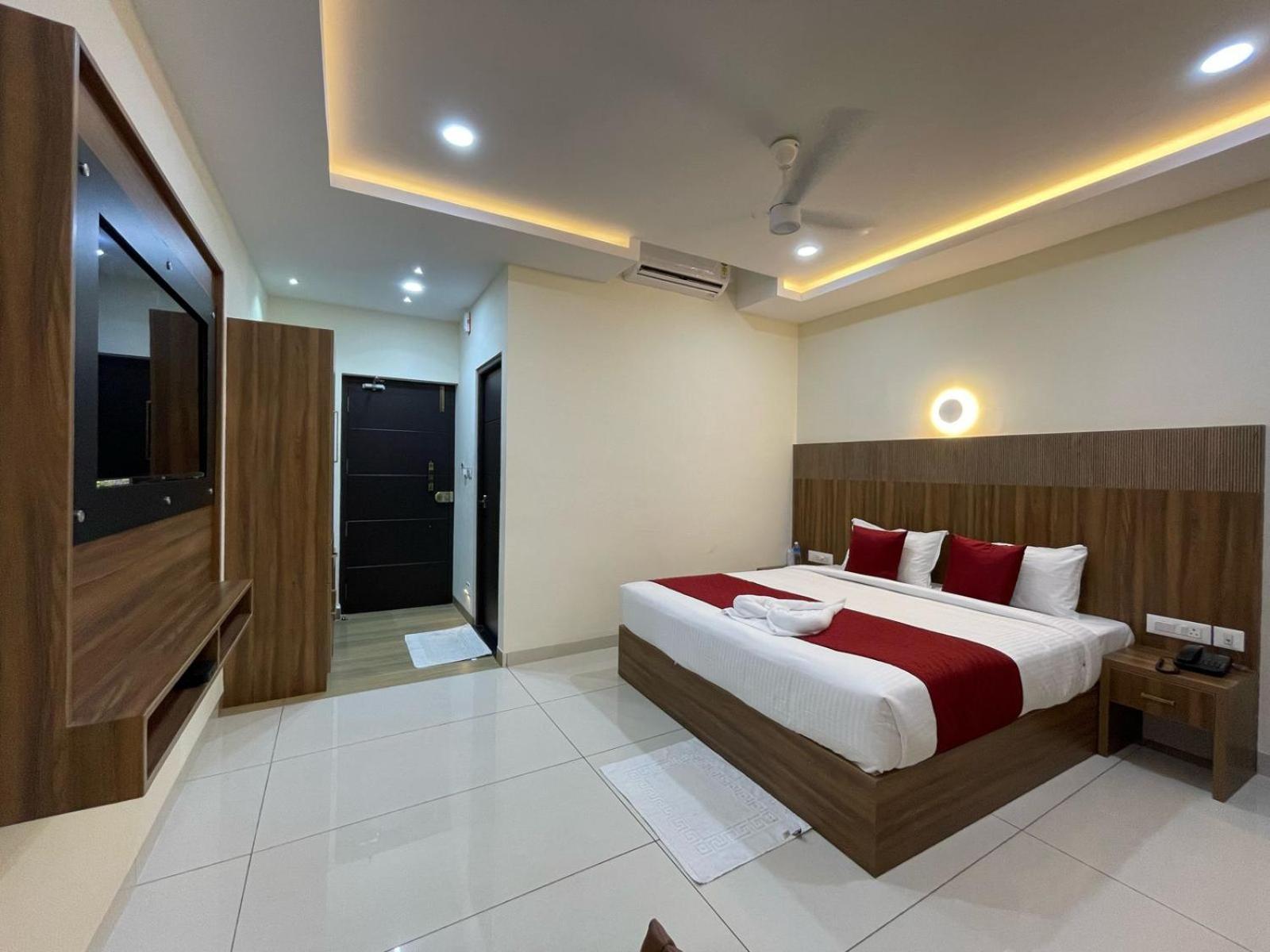 Hotel Deepakam Inn Палаккад Экстерьер фото